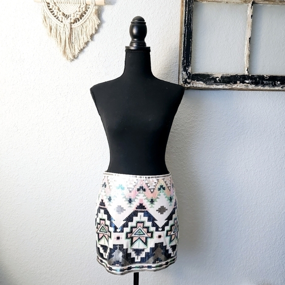 Express Pull On Sequin Mini Skirt Size XS - Picture 9 of 11